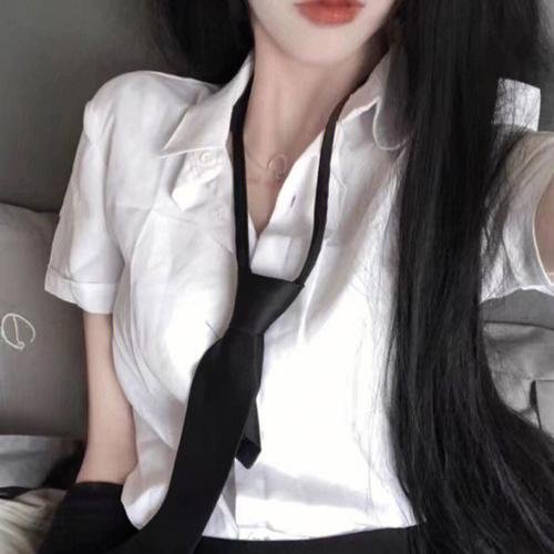 在土星环中 封面